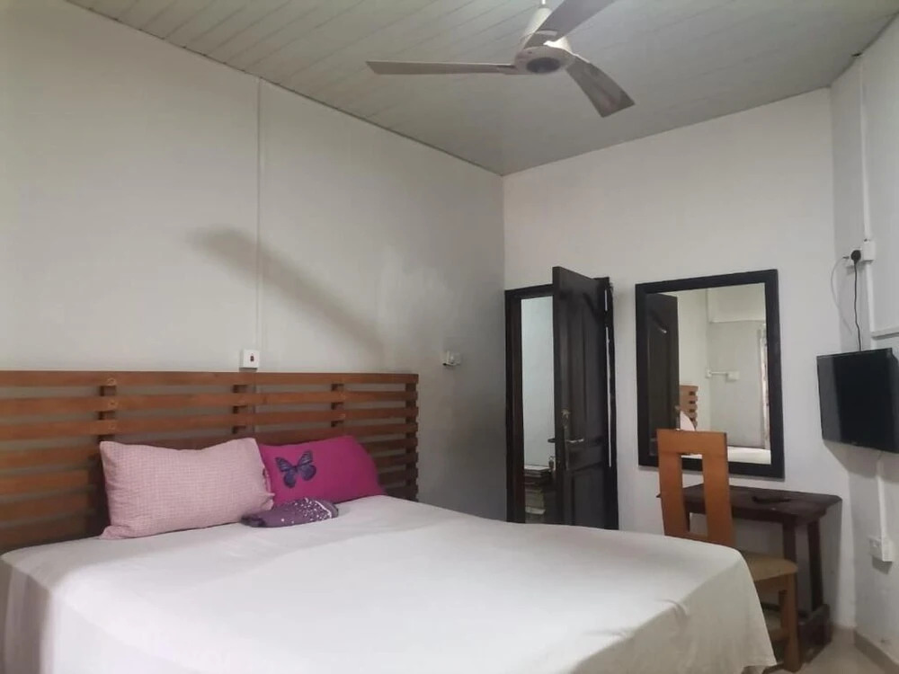 E-Town City Guest House