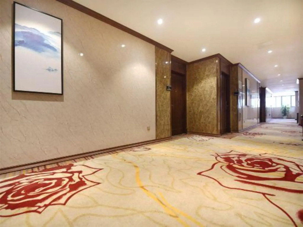 Lucky Hotel