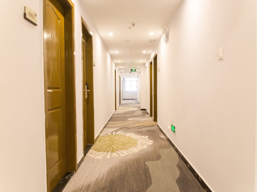 J Tour Inn
