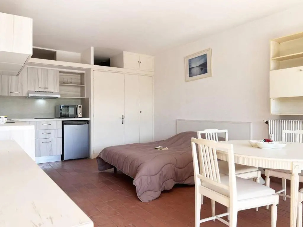 Appartement Le Lavandou, 1 pièce, 2 personnes - FR-1-251-224