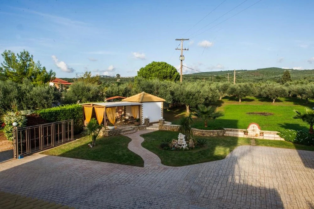 Cozy Flat In An Olive Grove Near a Sandy Beach