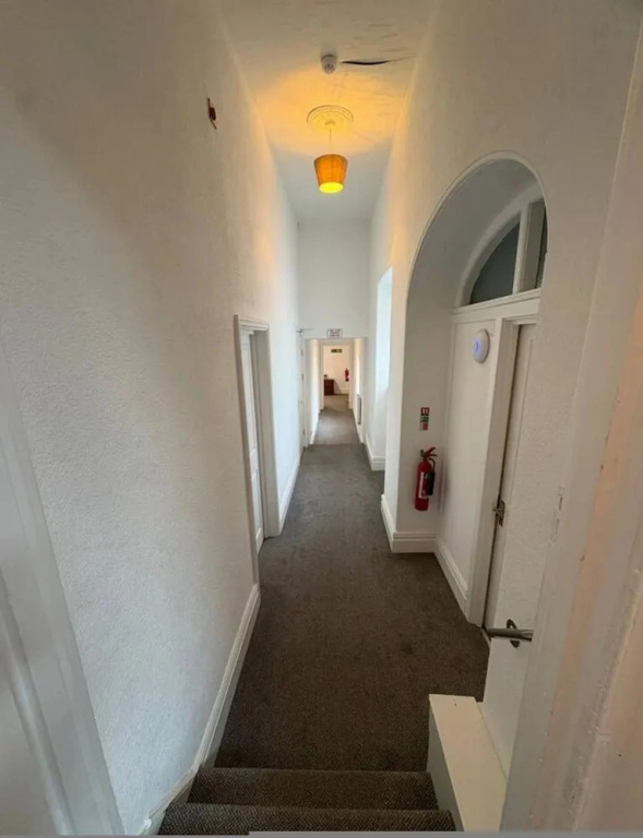 Room 4 Manor Park Country House in Swansea Sleeps 2