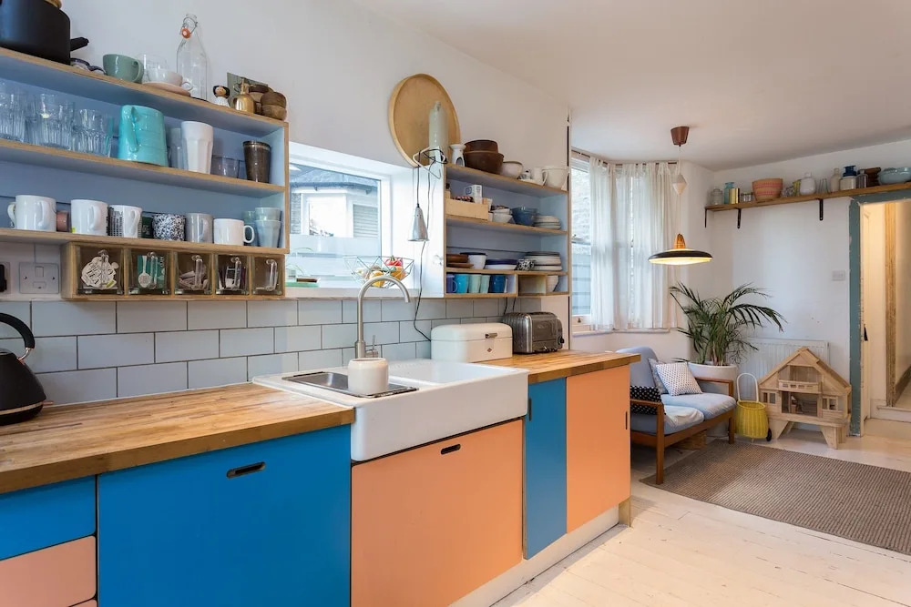 3 Bedroom Home in East London Accommodates 7