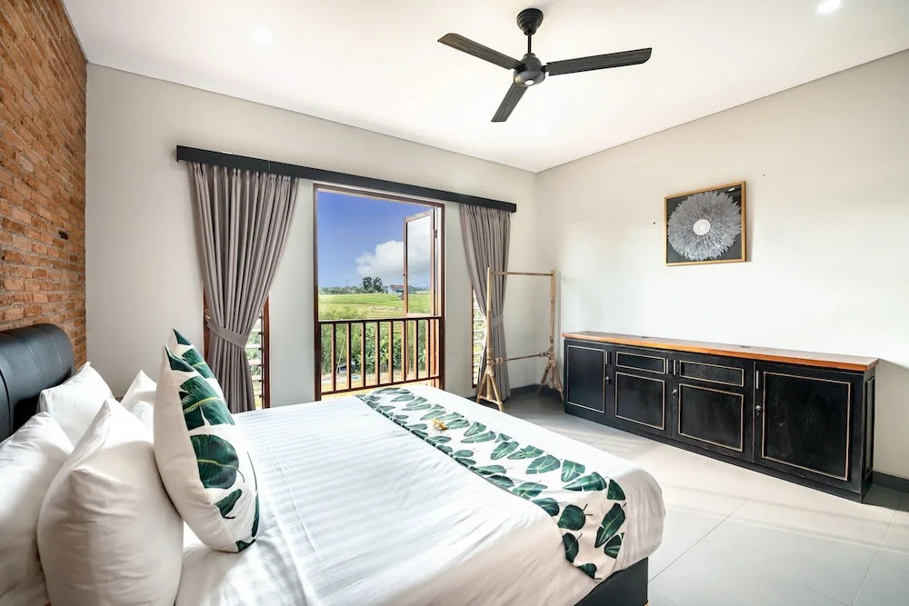 Villa Anyar