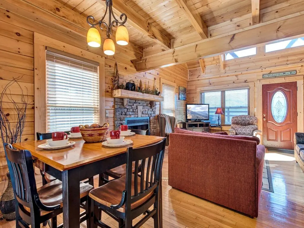 Misty Mountain Hideaway - Three Bedroom Cabin