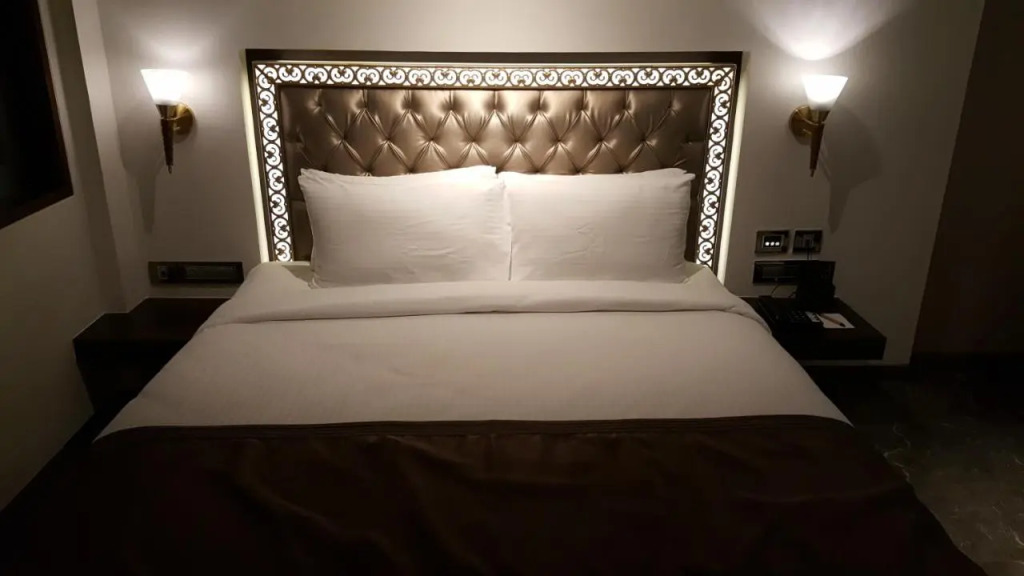 Hotel Peninsula Redpine