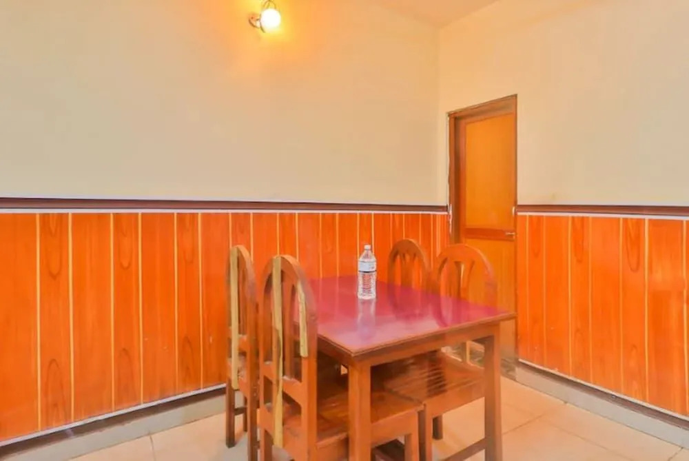 Oyo 664 Hotel Lake Top