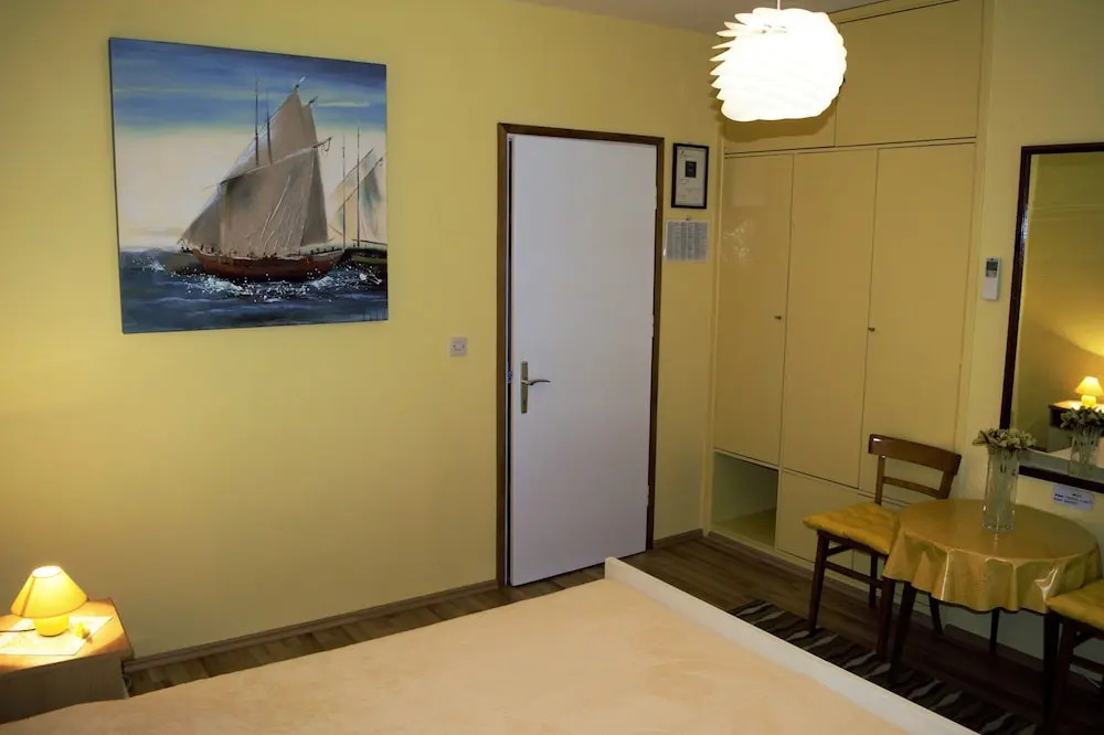 Rooms Franica