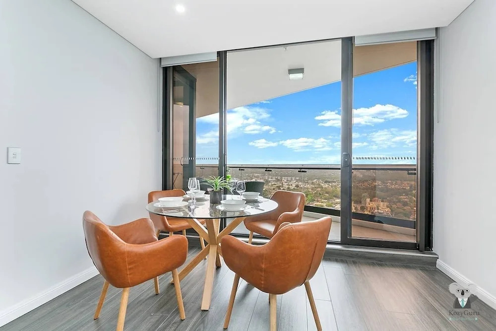Awesome View 2bed 2bath APT + Free Parking Npa330