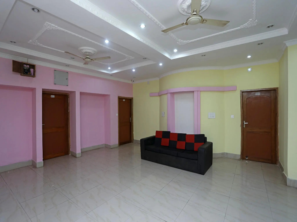 OYO Flagship 12005 Days Inn