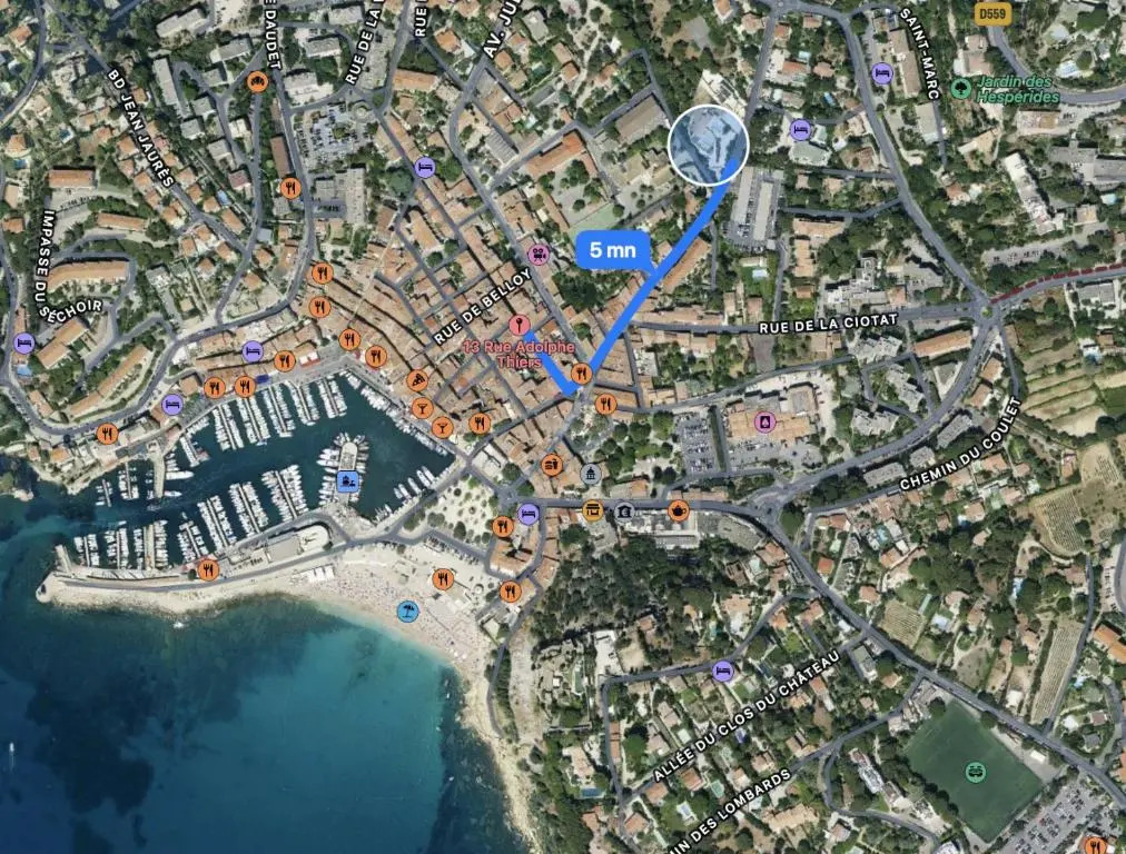 Au P'tit Canaille, plein centre avec parking privé