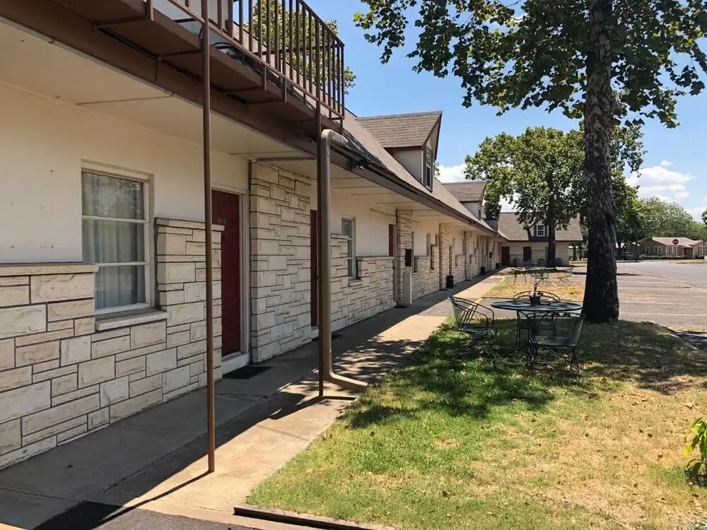 Azure Hills Inn & Suites