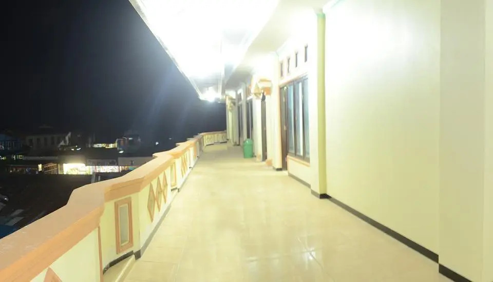 Dena Hotel