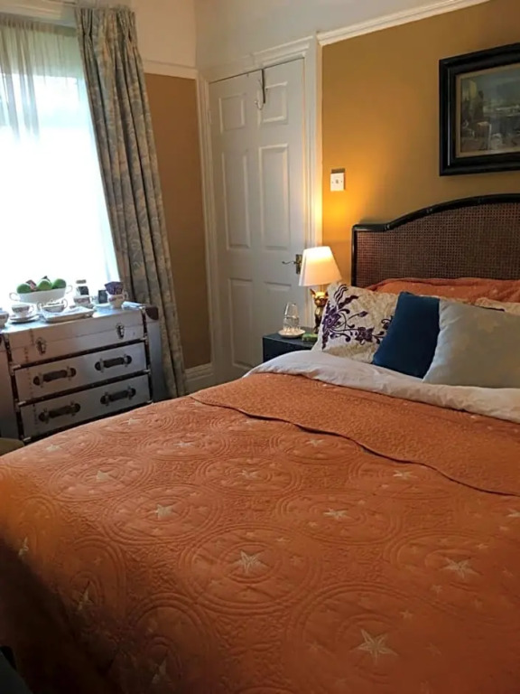 Wynberg House Swansea Bed  Breakfast