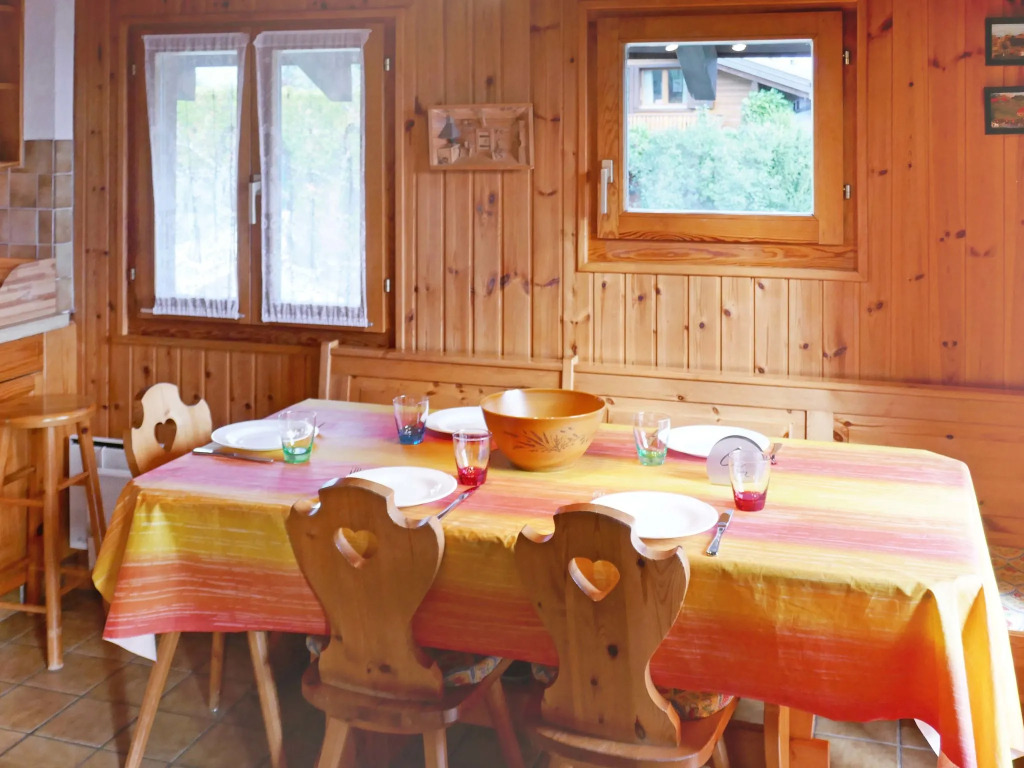 Chalet Lao-Lao by Interhome