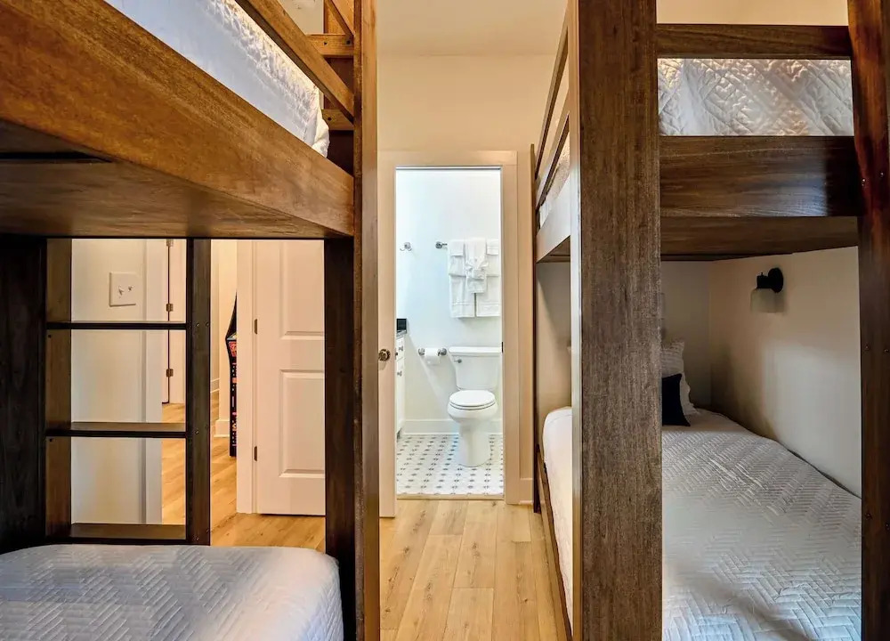 Beachview Villa Room for 22