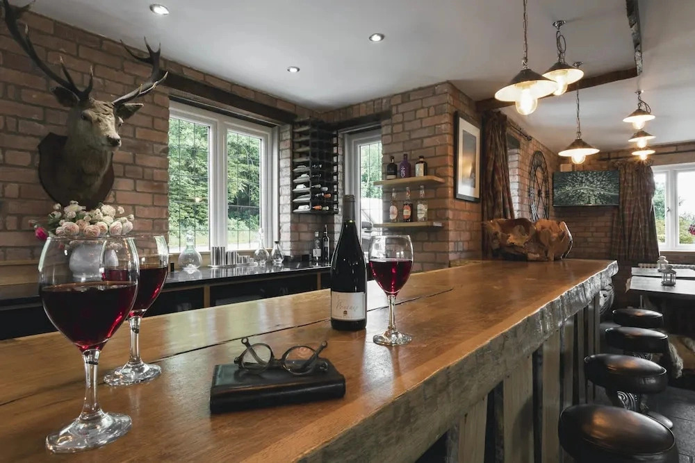 Lyth Valley - X6 Bed Country House Ridgestone