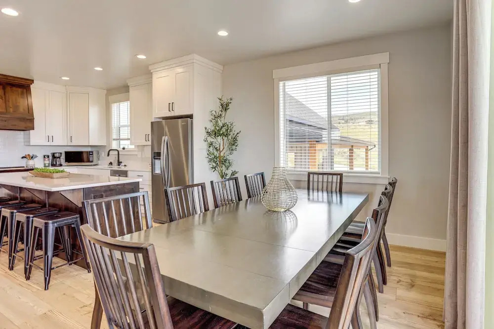 Mtn & Lake Views: Family Retreat in Bear Lake!