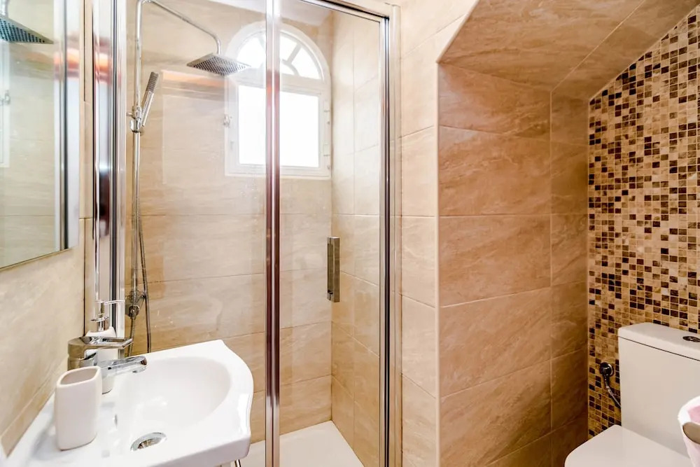 CNA-2 bedroom with large roof terrace