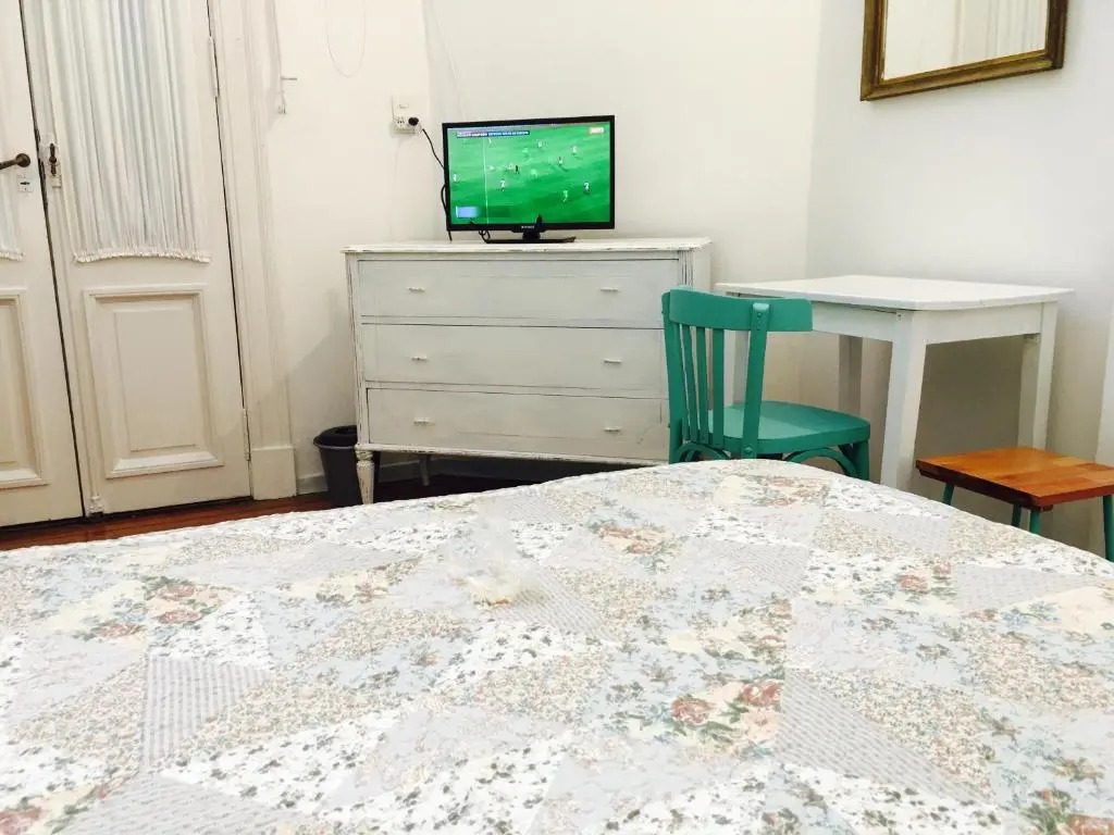 LOPEZ Hostel & Suites