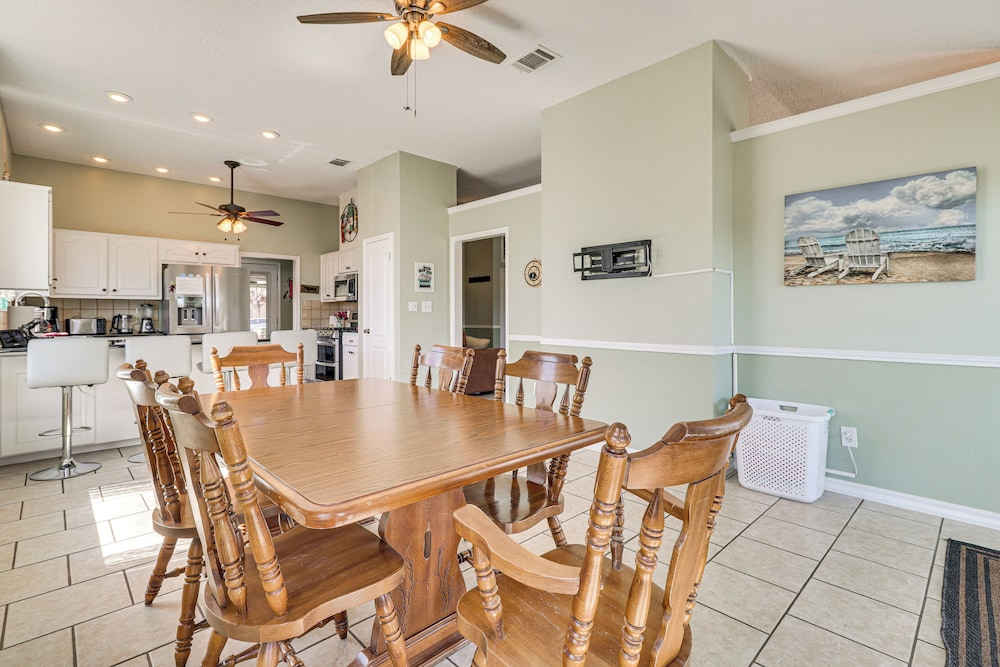 Hot Tub, Pool, & Fire Pit: Gorgeous Hutto Home