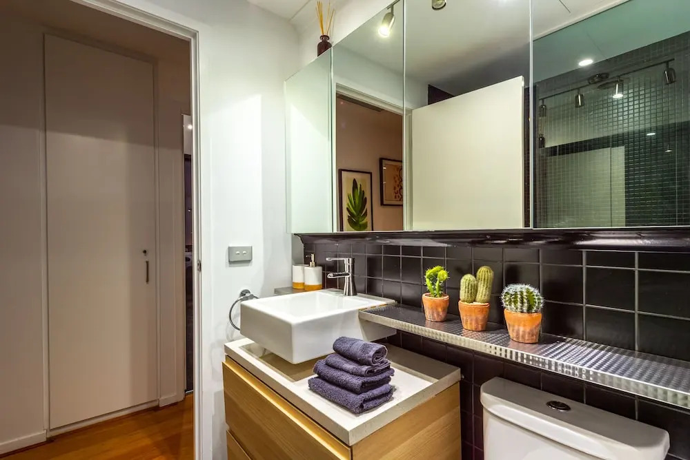 Luxury 3 Bed 2 Bath City Views
