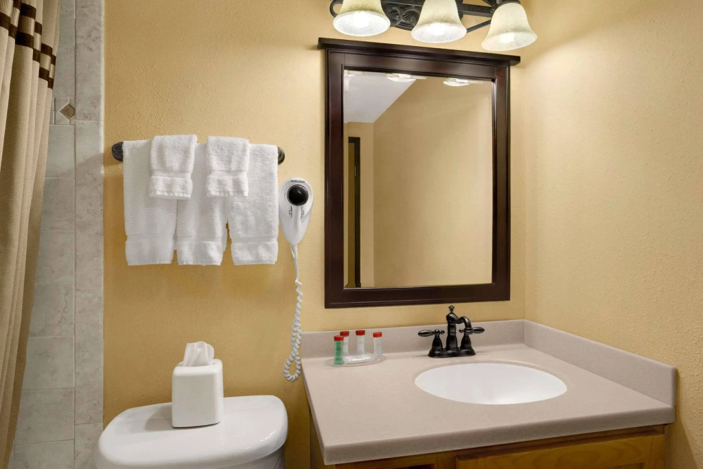 Roosevelt Grand Dakota SureStay Collection by Best Western