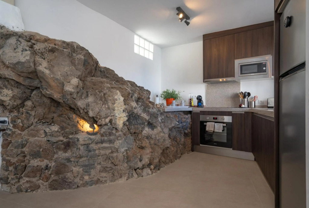 Unique house with cave by the sea with private terrace