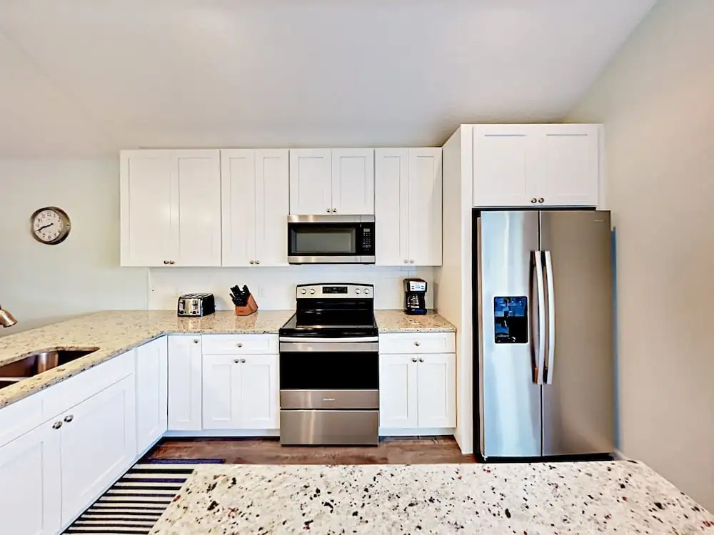 516 Boating Club Home 4 Bedrooms 2 Bathrooms Home