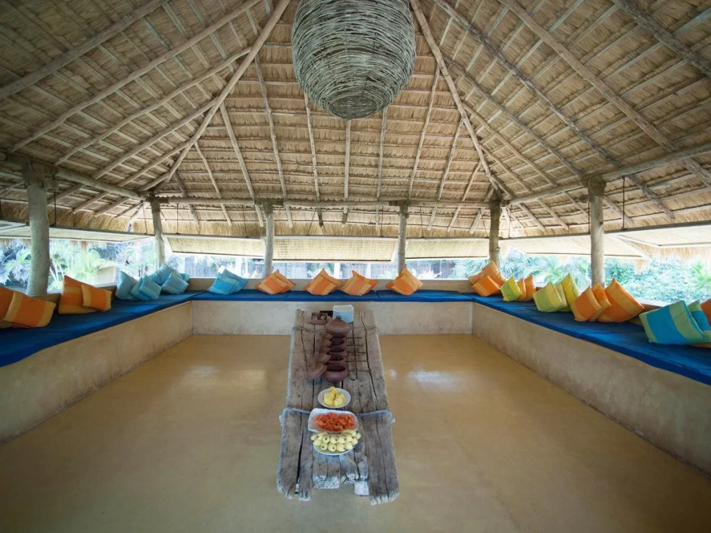 Bar Reef Resort - Dolphins, Kitesurfing & Wildlife