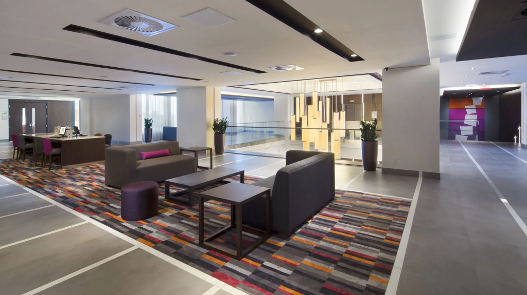 Holiday Inn Hotel & Suites - Montreal Centre-ville Ouest by IHG