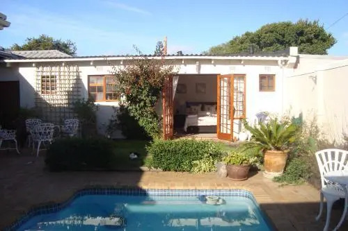 Dis Cottage