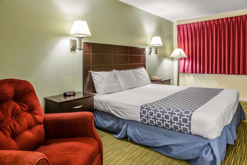 Rodeway Inn Groton - New London