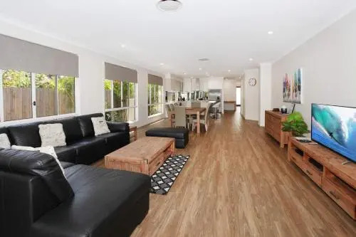 59 Banksia Avenue Coolum Beach - Pet Friendly, Linen included, 500 BOND