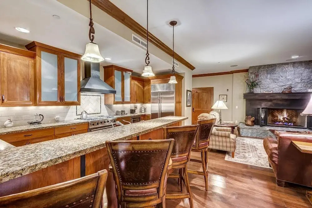 Hummingbird Retreat - Four Bedroom Townhome