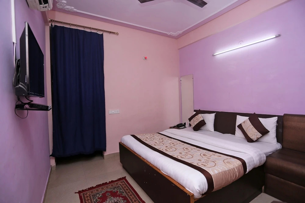 OYO Rooms 022 Ganga Ghat Niketan