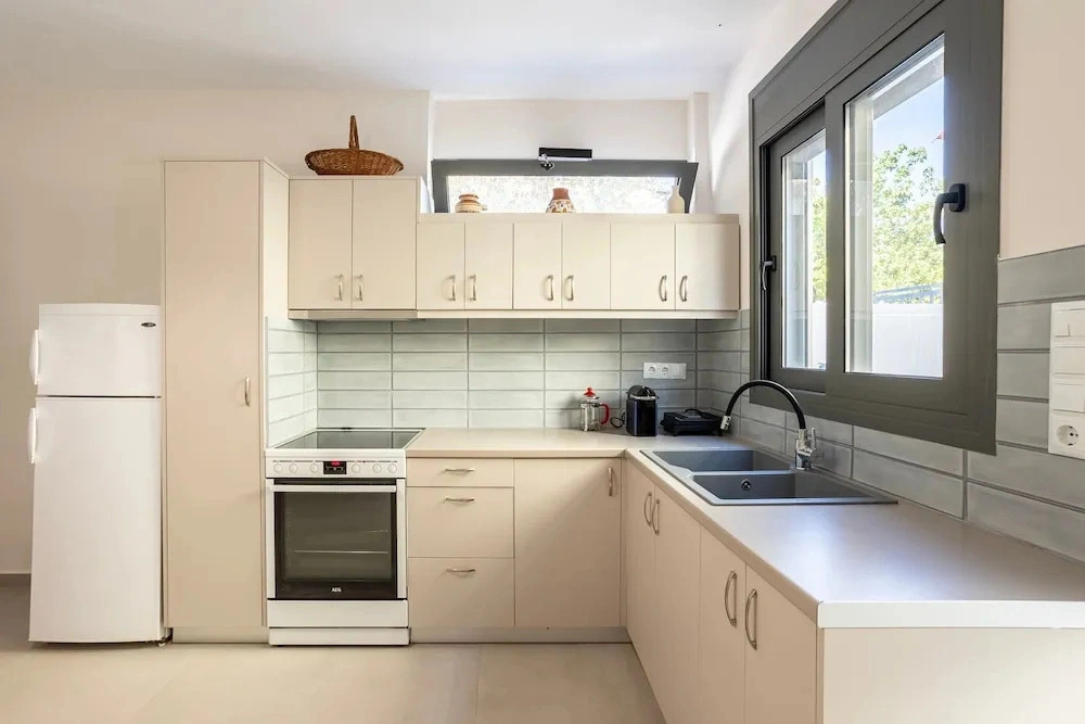 Azure Seaside Retreat in the Heart of Petalidi