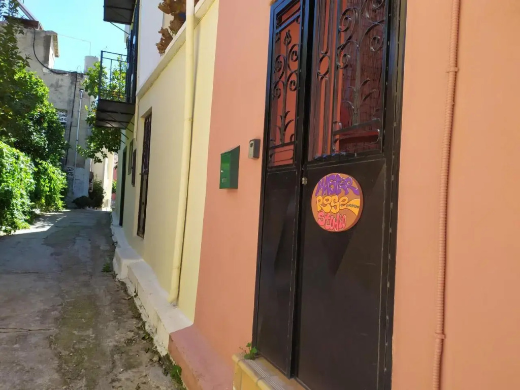 MASTER ROSE STUDIO in old town