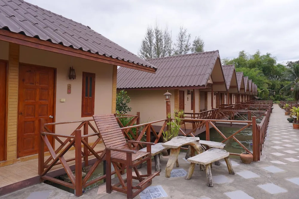 Ruean Bua Resort
