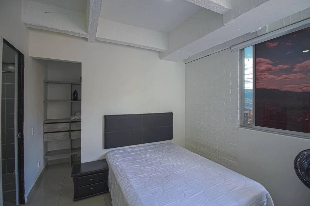 Estudio Piso Alto Con Bacon Poblado La Frontera