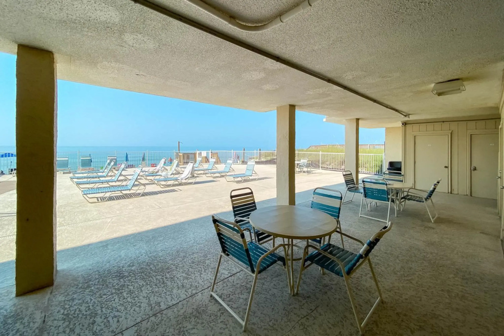 Edgewater West 73 2 Bedrooms 2 Bathrooms Condo