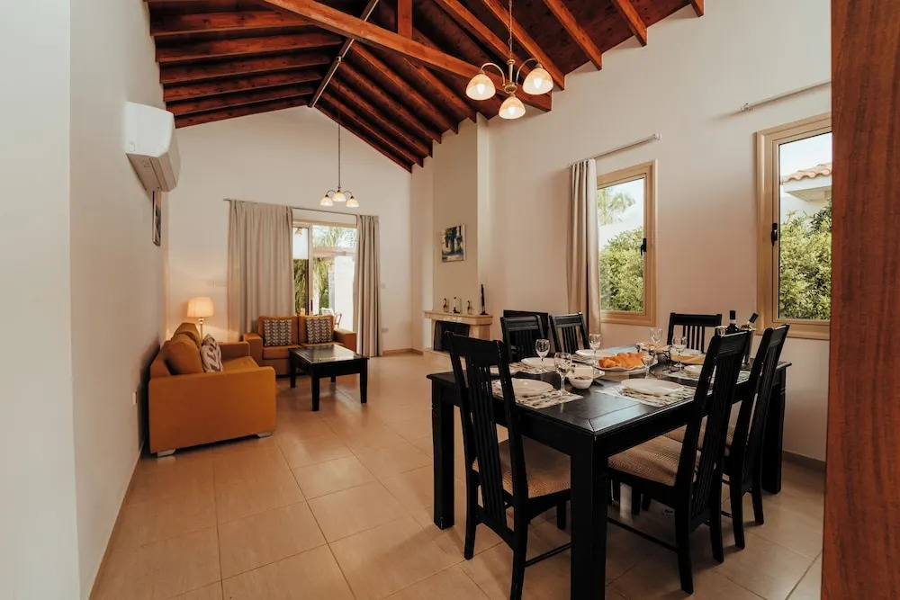 Sea Point Villas Coral Bay Luxury Private Pool villas walk to Beach 3 - 5 BDR in 1 resort