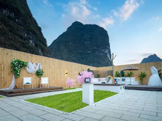 Отель Yangshuo Guan Yue Hotel