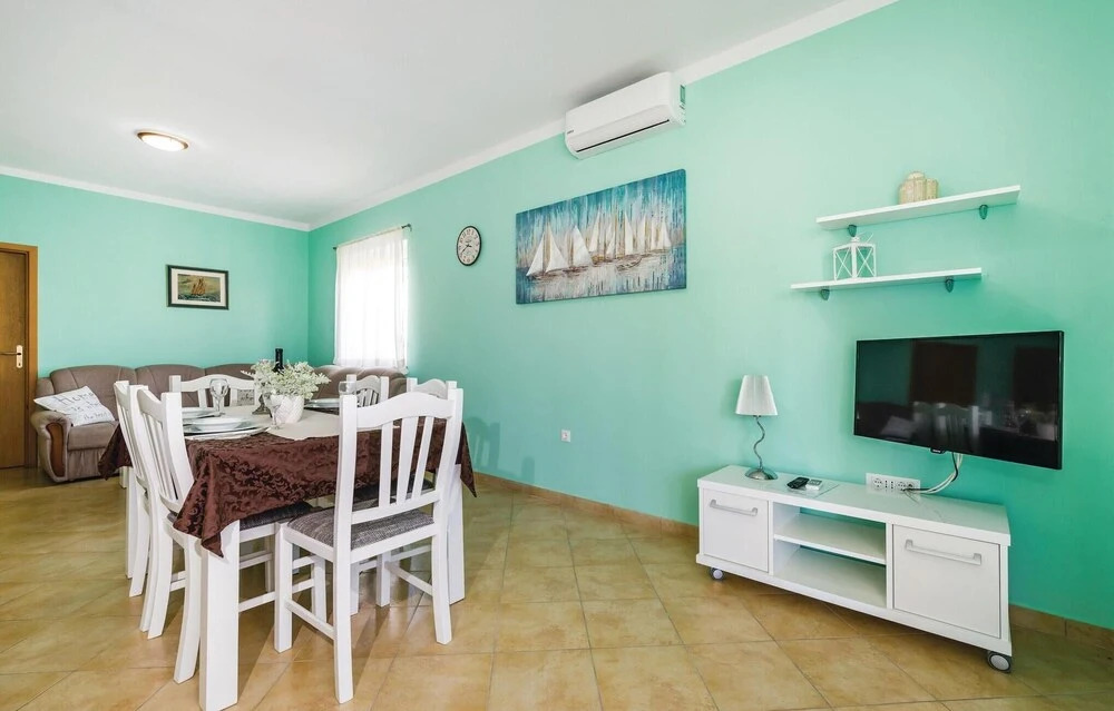 Stunning Home in Debeljak With Wifi and 6 Bedrooms