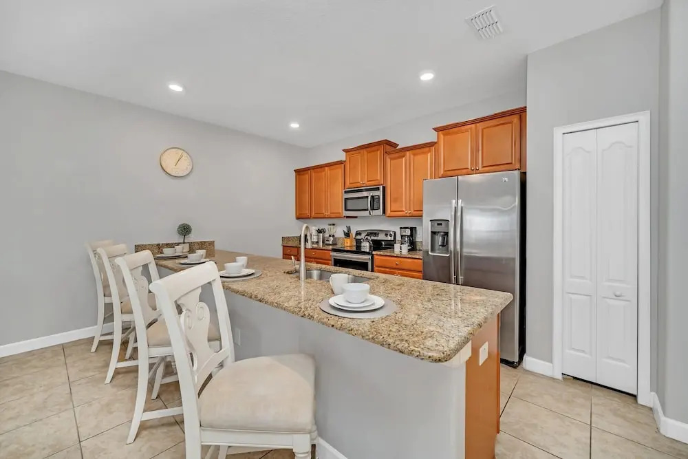 In the Heart of Kissimmee - Storey Lake Resort - 4bd/3ba Pool Townhome #4sl4857