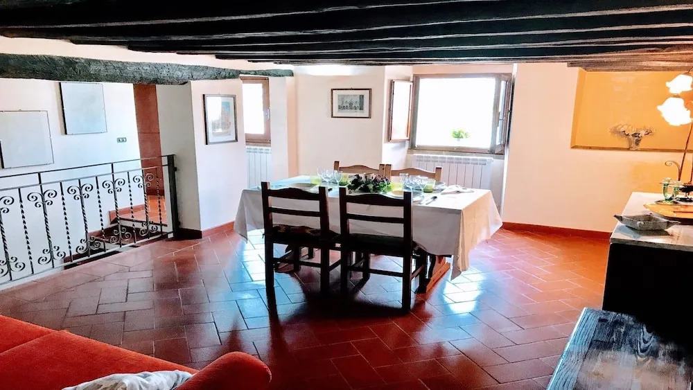 Spoleto Contessa Media, Central Spoleto, Sleeps 4
