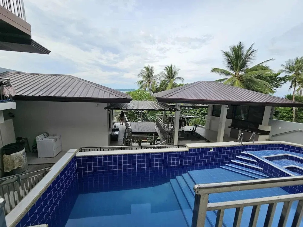 Eagles Nest Beach Resort