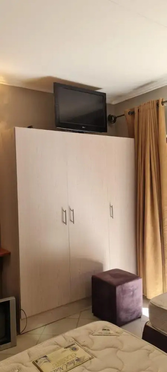 Best Overnight With Free Wifi Modern and Private