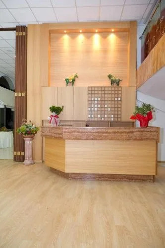 Saronis Hotel