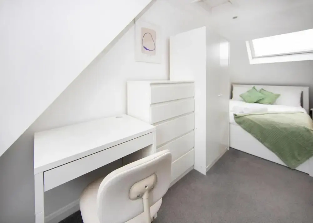 Stylish Town House - Located Close to Derby Centre